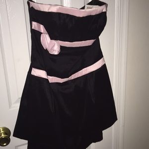 Sleeveless mini dress with pockets!